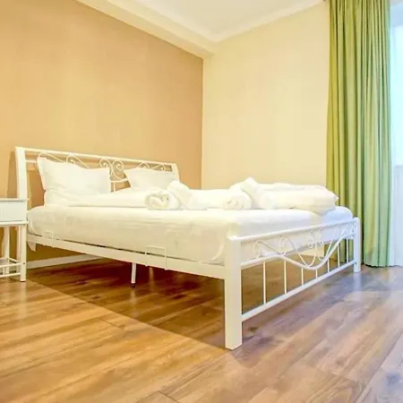 Maximus Apartment *
