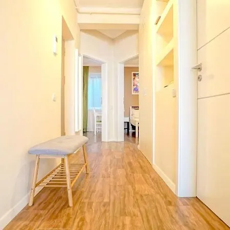 Maximus Apartment