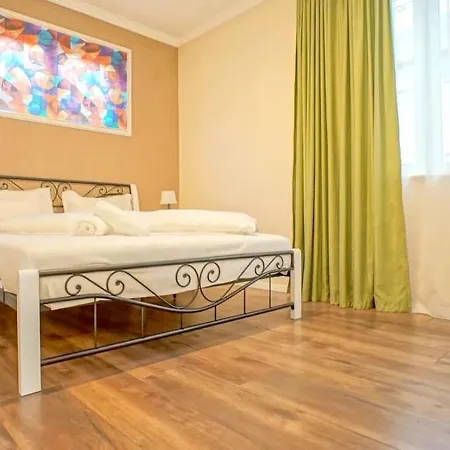 Maximus Apartment *